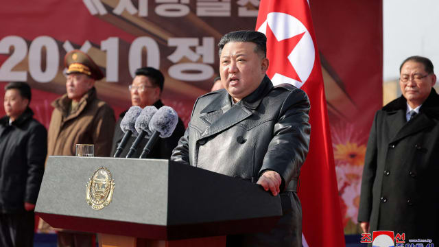 金正恩批评美日韩军事合作 誓言将强化核武力
