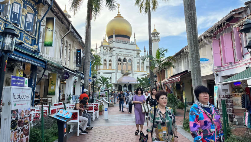 BERITA+: Perniagaan di Kampong Gelam kian rencam pasca-COVID; lebih tumpu pelanggan tempatan BERITA+: Perniagaan di Kampong Gelam kian rencam pasca-COVID; lebih tumpu pelanggan tempatan