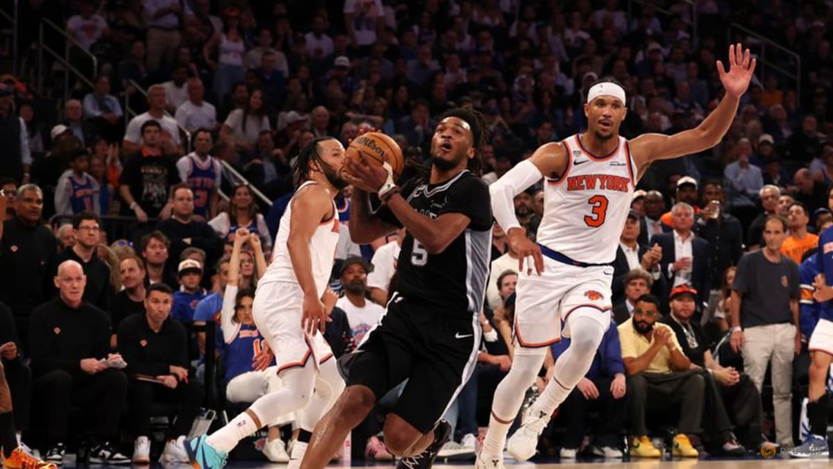 Spurs go into attack mode to top Knicks in Game 3