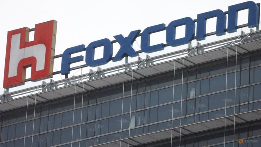 Foxconn nears deal to supply electric buses to Mitsubishi Fuso, Nikkei reports