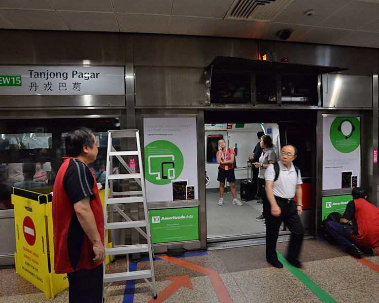 Gas leak from air-con pipe sends smoke into train, MRT station