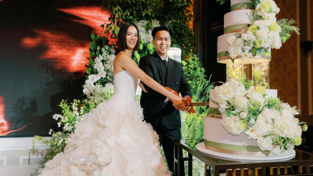 郑颖、伍思翰婚礼席开72桌，星光熠熠！郑各评父亲节嫁女儿“哭了好几回”