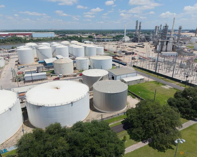 Americas have glut of heavy oil due to freight squeeze; Asia, Europe scramble for barrels