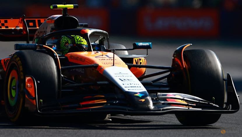 Norris wins in Mexico to take F1 lead from Piastri by a single point
