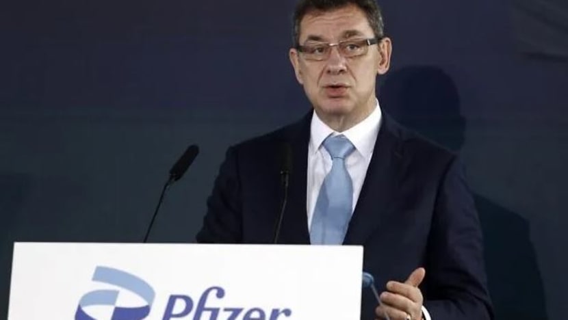 CEO Pfizer positif COVID-19