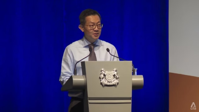 公务员首长叶成昌代表公共服务 向李资政致敬