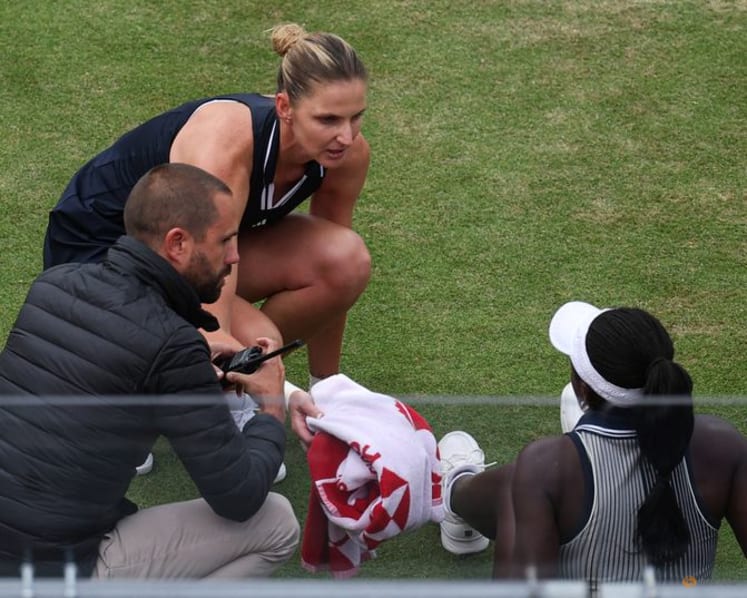 Serena out of Queen's doubles after partner Mboko injured