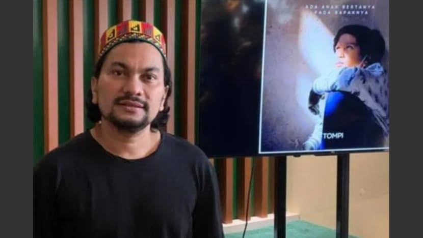 Tompi rakam lagu baru khas Ramadan berjudul 'Ada Anak Bertanya Mana Bapaknya' Tompi rakam lagu baru khas Ramadan berjudul 'Ada Anak Bertanya Mana Bapaknya'