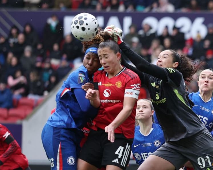 Electric James steers Chelsea to Women's League Cup final win over Manchester United