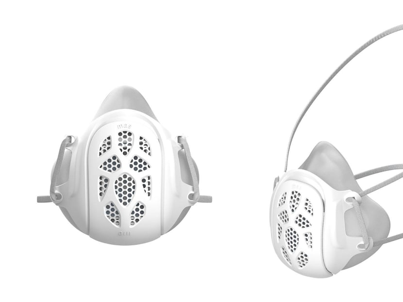 The design is inspired by the scuba diving mask.