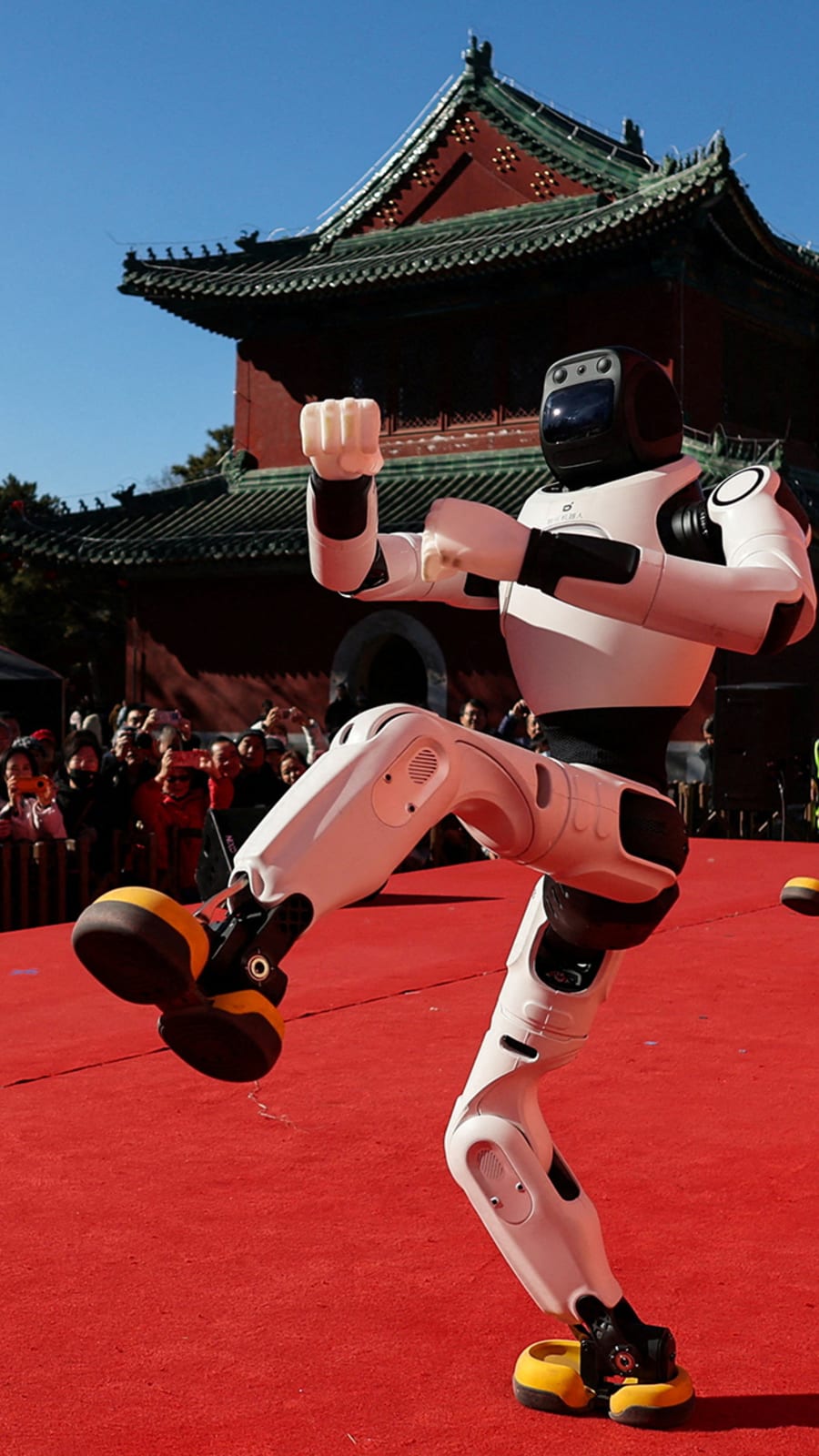China’s robot ambitions dazzle, but real-world challenges remain