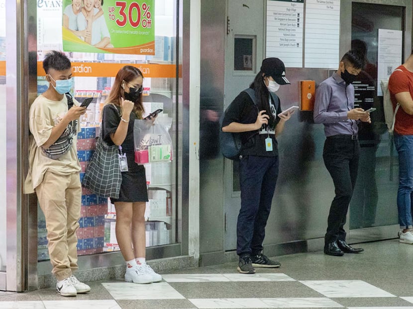 There are now nine mobile virtual network operators (MVNOs) which are selling mobile plans, slugging it out in a price war to seize market share. There are now nine mobile virtual network operators (MVNOs) which are selling mobile plans, slugging it out in a price war to seize market share.