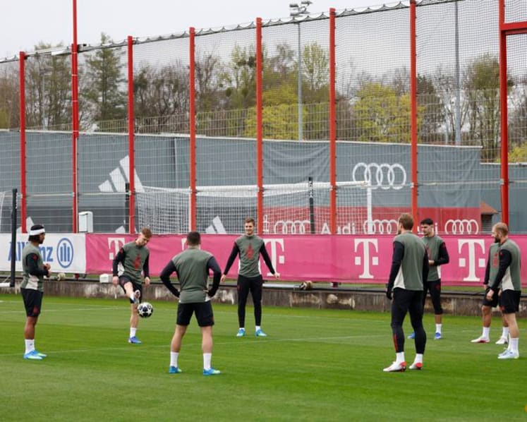 Bayern are in driving seat but wounded Real could be dangerous, says Neuer