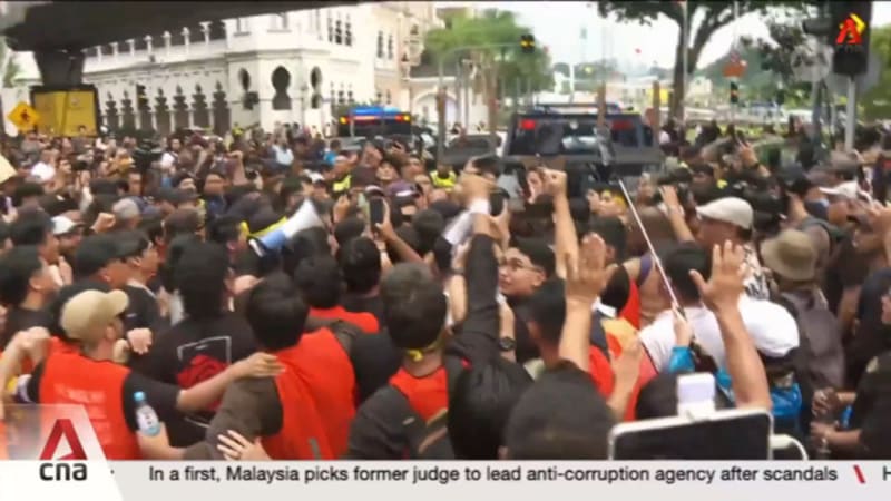 Malaysia names new anti-corruption chief as thousands protests against outgoing head