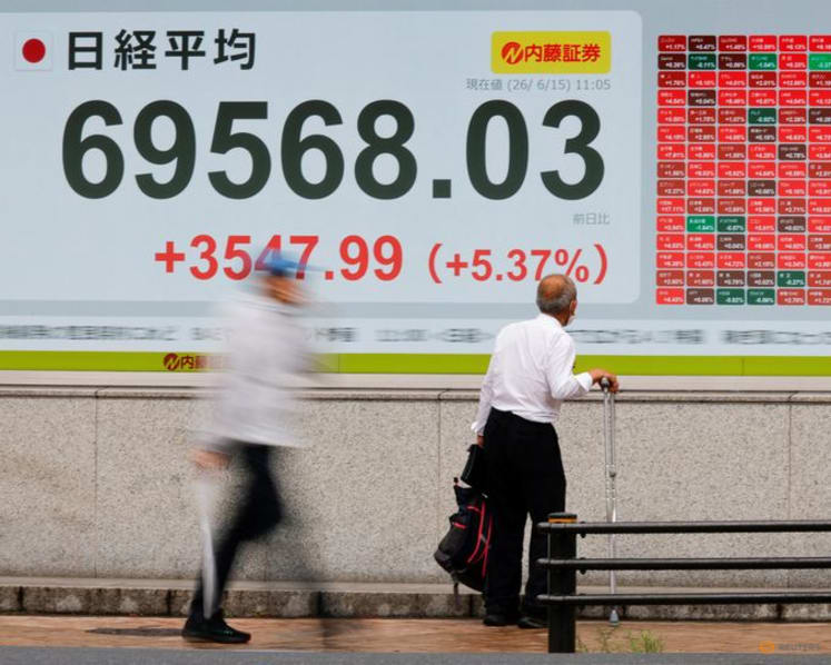 Asian markets temper US-Iran deal optimism as oil prices plunge