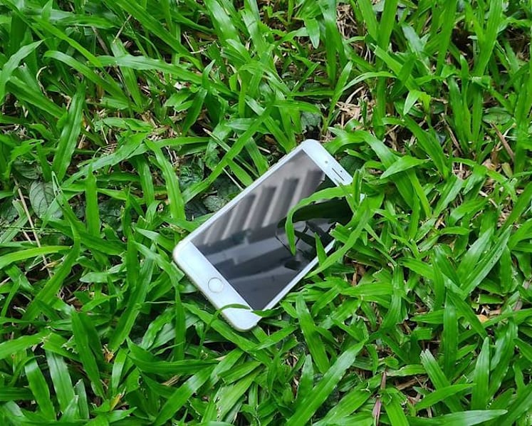 Man picked up iPhone on grass patch and pocketed it instead of returning it, gets fined