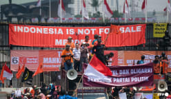 Thousands protest Indonesian parliament’s move to subvert court ruling, pave way for Jokowi’s son to contest in local elections