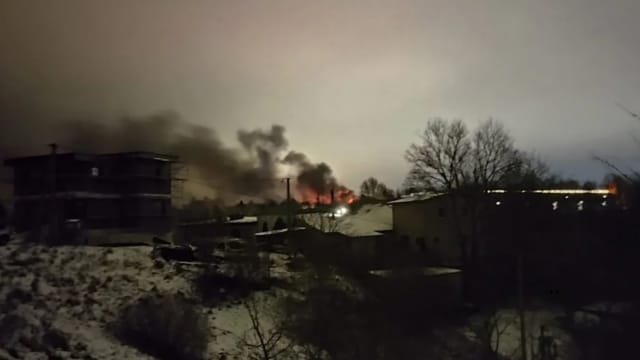 货运飞机坠毁立陶宛机场附近 造成一死三伤