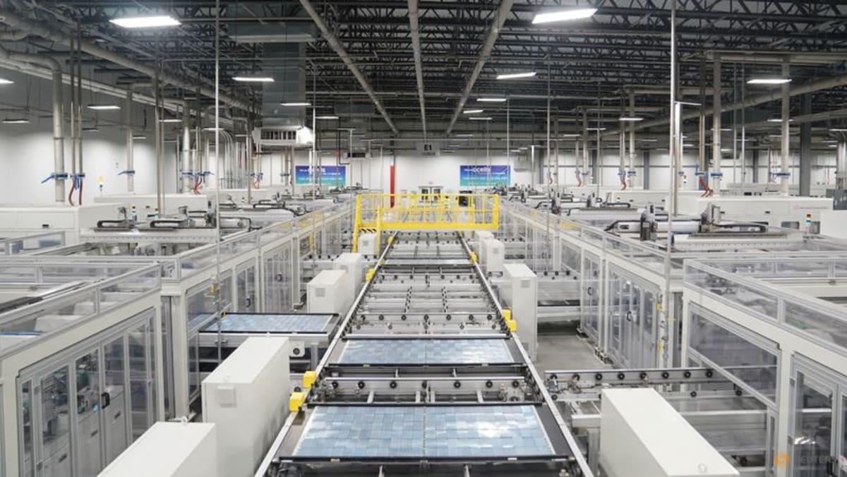 US trade panel's vote paves way for stiff tariffs on many solar imports - Channel News Asia (Picture 1)
