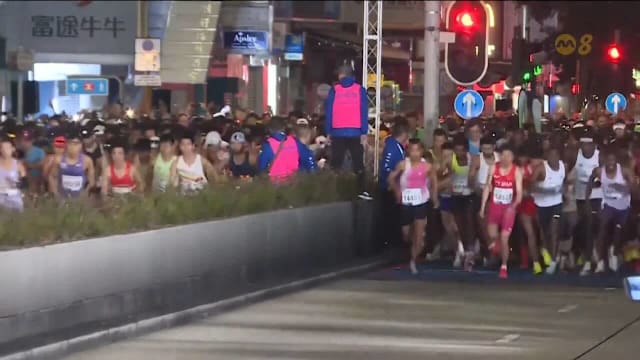 香港马拉松吸引约7.4万人参赛 海外选手创历届新高