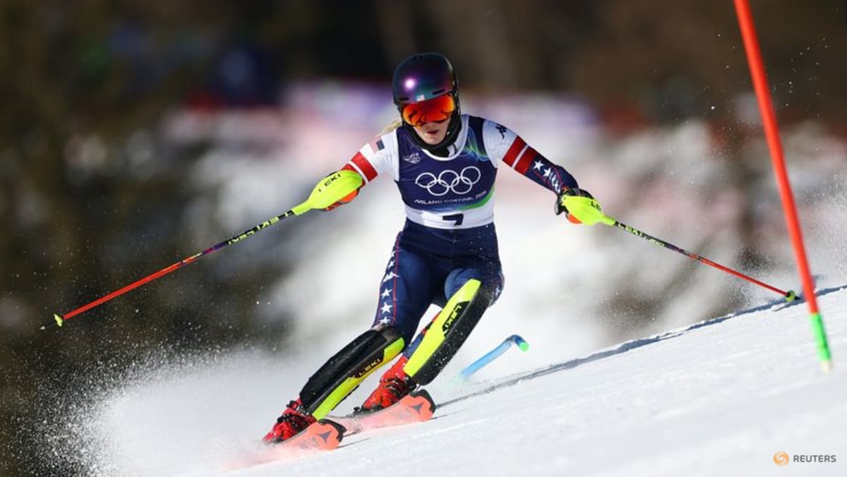 Alpine skiing-Shiffrin back to dominant best in slalom first run