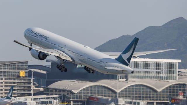 国泰航空下月起上调燃油附加费 每两周进行评估