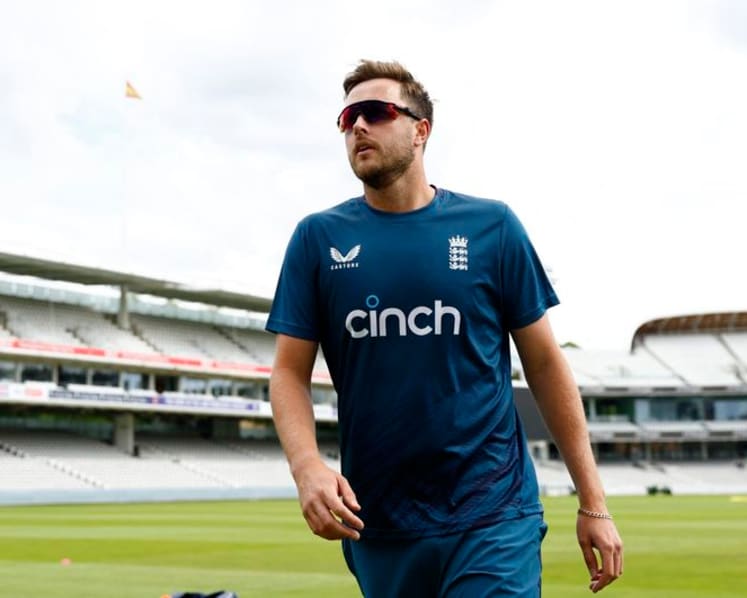 Bashir, Robinson recalled to England squad for first test v New Zealand