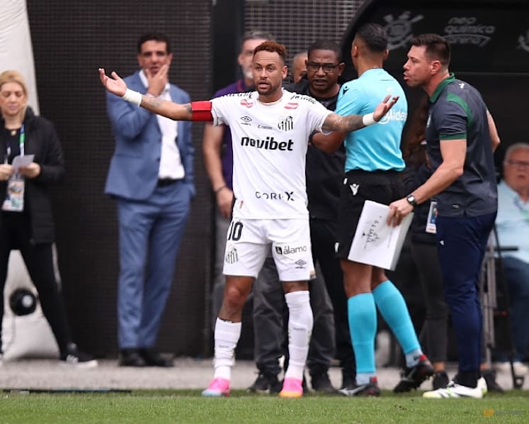 Neymar loses cool over botched substitution in final World Cup audition