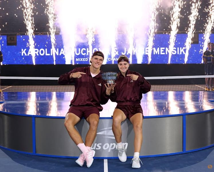 Muchova and Mensik win US Open mixed doubles title