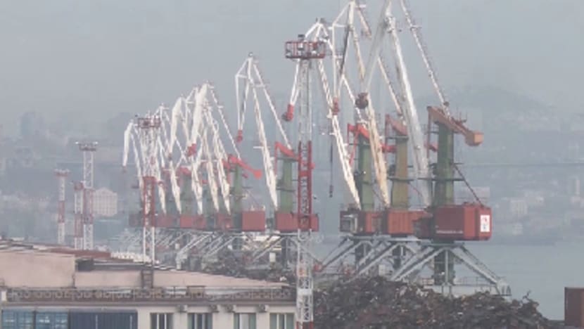 Beijing tuntut AS tarik balik sekatan ke atas sebuah pertubuhan ketenteraan China Beijing tuntut AS tarik balik sekatan ke atas sebuah pertubuhan ketenteraan China