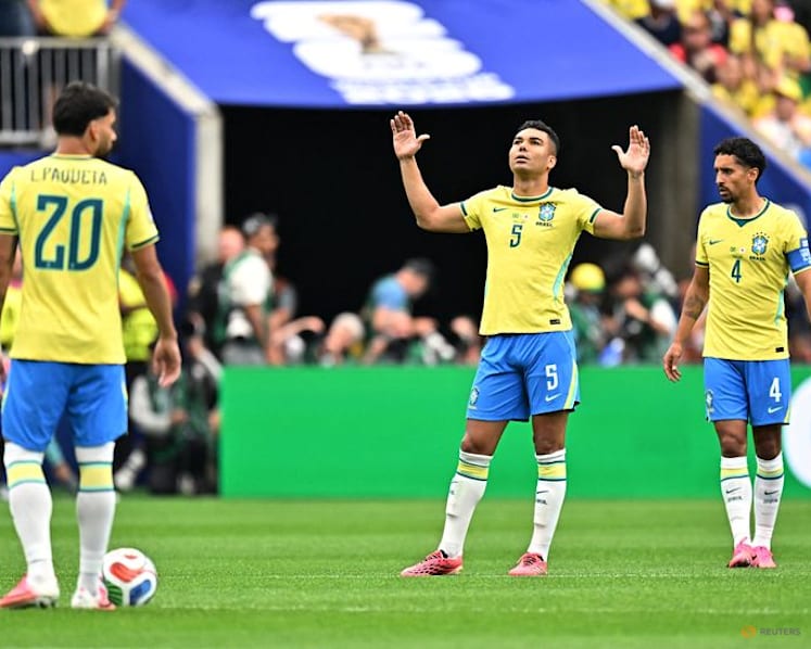 Brazil unchanged, Japan opt for five-man defence
