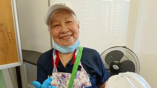 参与义剪被批手艺不佳 八旬理发师：我的心真的很痛