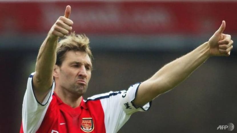 Bekas kapten Arsenal Tony Adams mohon jawatan jurulatih Singa