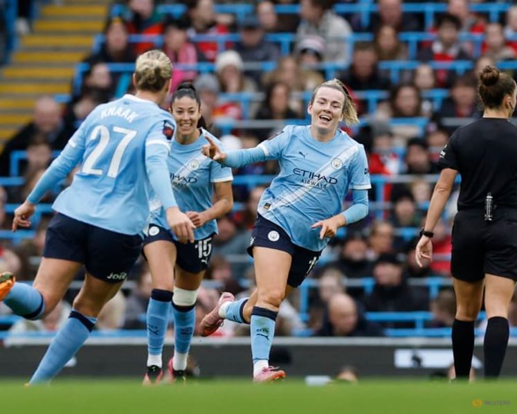 Man City beat Man United to go four points clear in WSL