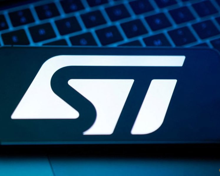 STMicroelectronics CEO sees first-quarter revenue at usual levels