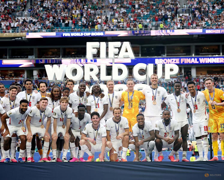 England edge France 6-4 in chaotic World Cup bronze match