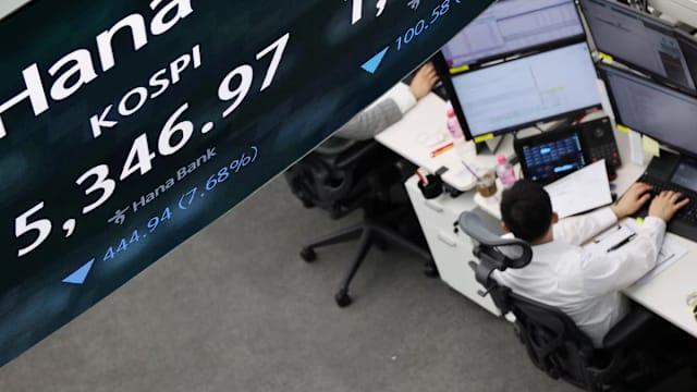 受伊朗战争风险影响 韩国股市暴跌至熊市边缘