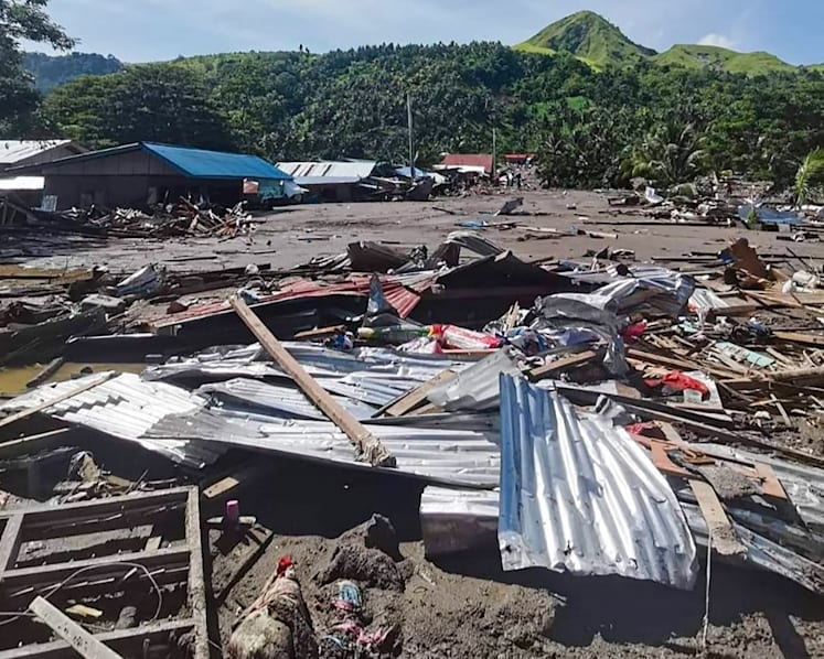 Vivian Balakrishnan sends condolences to Philippines after tropical storm Nalgae kills at least 150