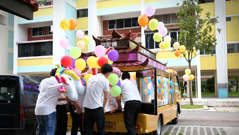 Bukit Batok accident: Eleanor, 4, given send-off with balloons, flowers, angel-like wings