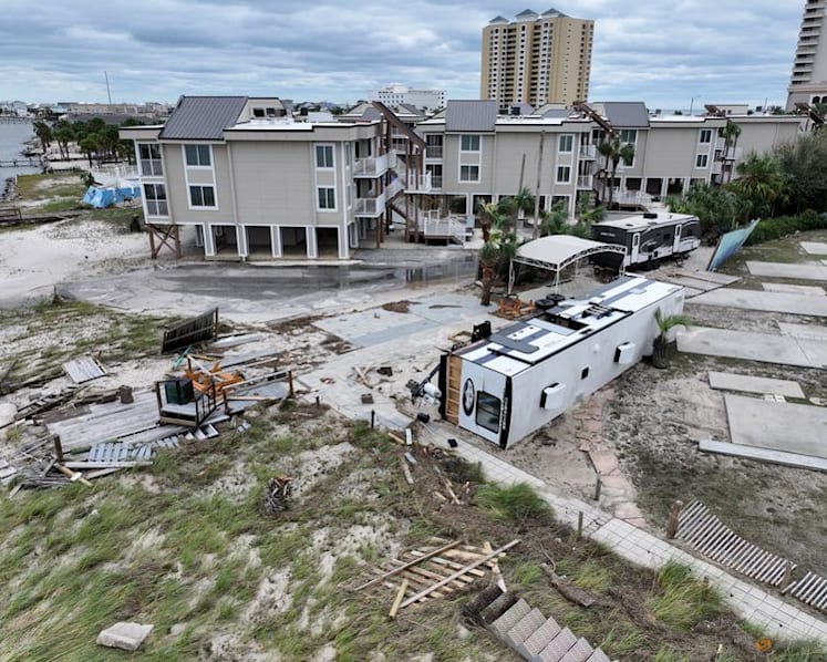 Isaias kills four, about 670,000 without power after landfall