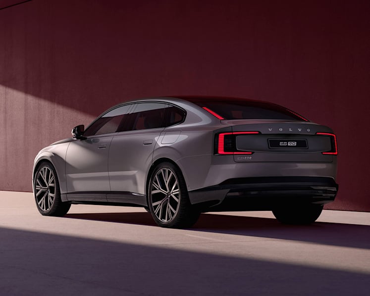 Volvo ES90 brings Swedish calm to the electric luxury car