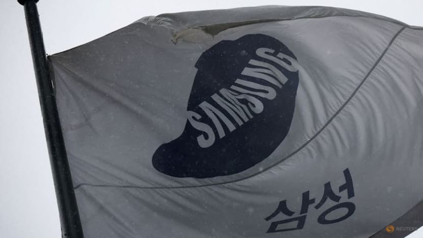 Samsung Electronics considers share buyback for stock bonuses, details undecided