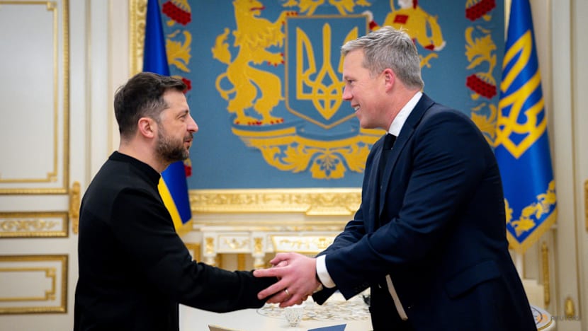 Ukrainian delegation heads to US for peace talks after lead negotiator's exit