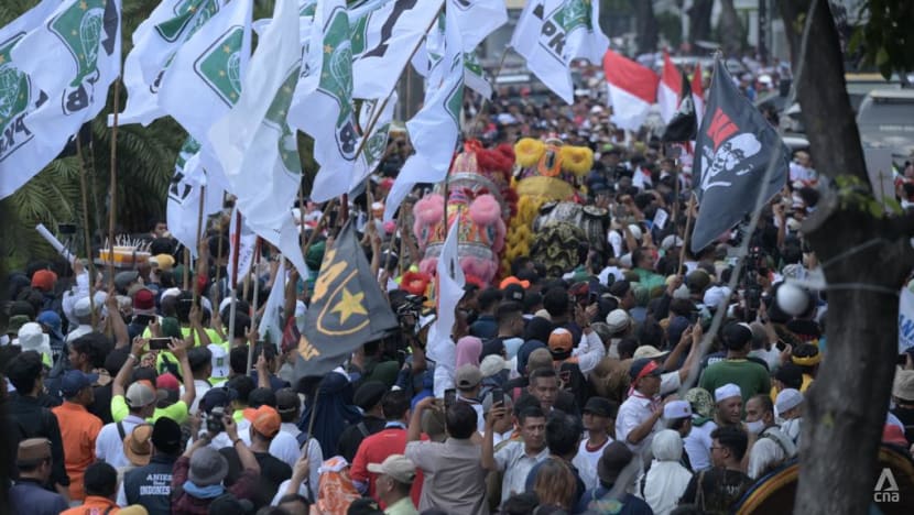 Indonesia’s presidential hopefuls Anies, Ganjar register as candidates, leaving frontrunner Prabowo on back foot