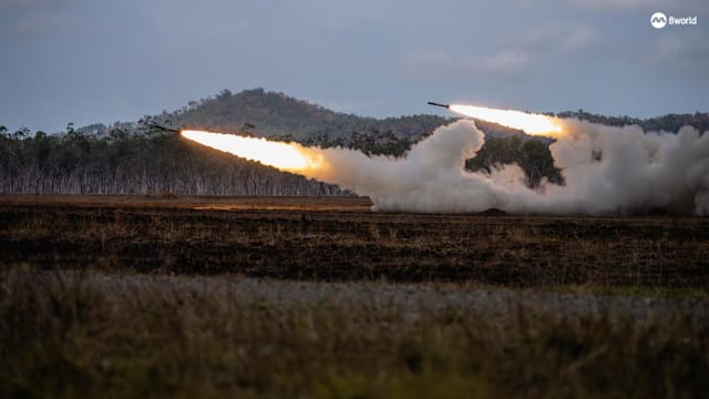 “看得更清楚且打得更快” HIMARS震撼登场实弹连发