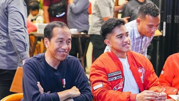 Jokowi mungkin sudah pensiun, tapi tidak dengan ambisi politiknya