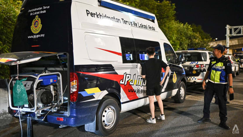Errant Singapore drivers rack up over US$13,000 in fines during first five days of VEP full enforcement Errant Singapore drivers rack up over US$13,000 in fines during first five days of VEP full enforcement