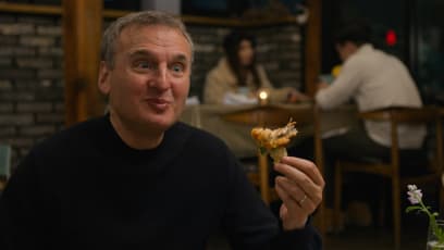 Somebody Feed Phil’s Phil Rosenthal Reveals Which Scenes Didn’t Make The Final Cut Of The Singapore Episode