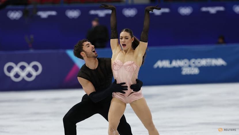 Figure skating-US lead team event after strong skates by Chock & Bates and Liu