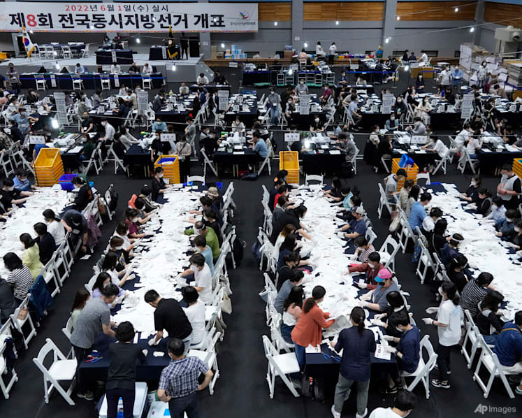 South Korean lawmakers raise concerns over Chinese voters
